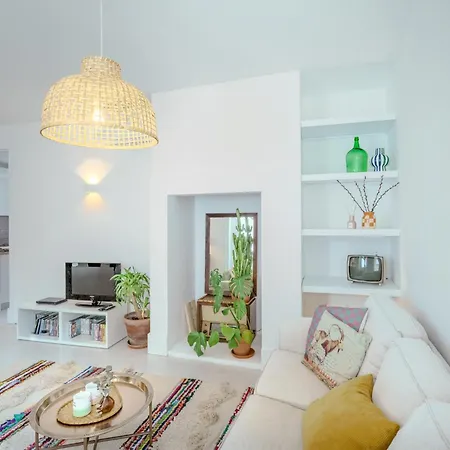 度假居 Sunny & Charming Historical Center House 奥埃拉斯