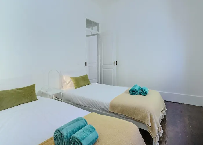 בית נופש Sunny & Charming Historical Center House