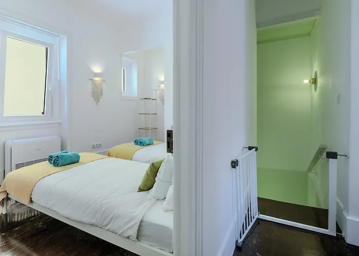 Sunny & Charming Historical Center House *