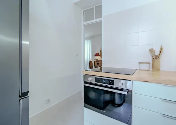 Sunny & Charming Historical Center House בית נופש אוייראס