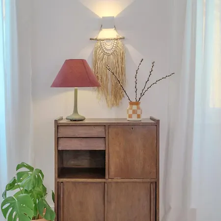 Sunny & Charming Historical Center House * Oeiras