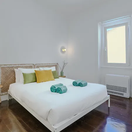 Sunny & Charming Historical Center House