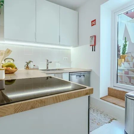 Sunny & Charming Historical Center House *