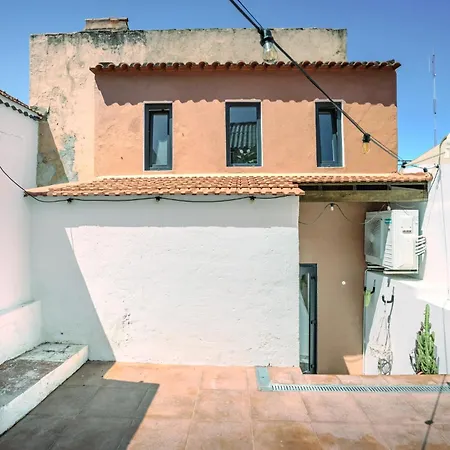 Holiday home Sunny & Charming Historical Center House