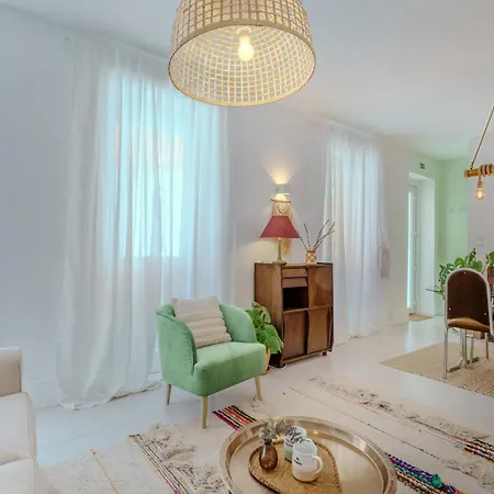 Holiday home Sunny & Charming Historical Center House *